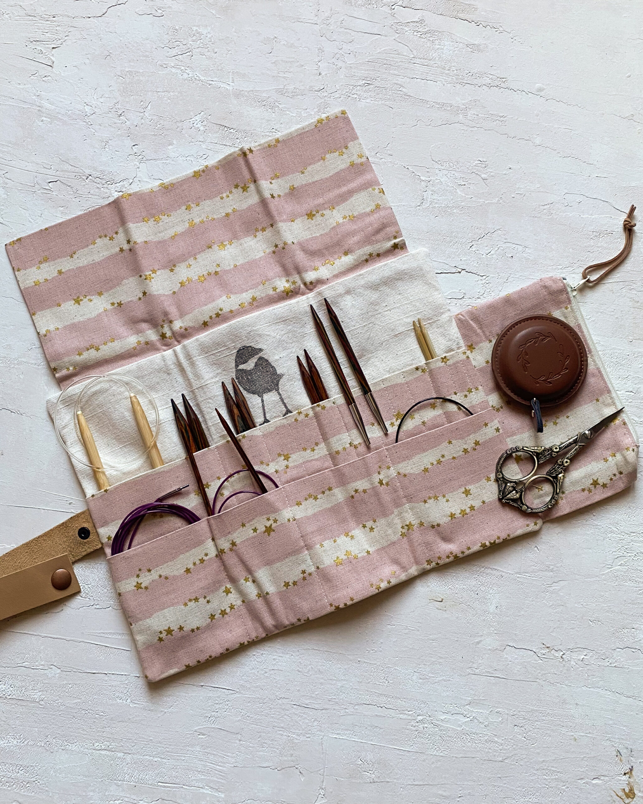 Etui aiguilles circulaires fixes et interchangeables étoiles dorées – Image 2