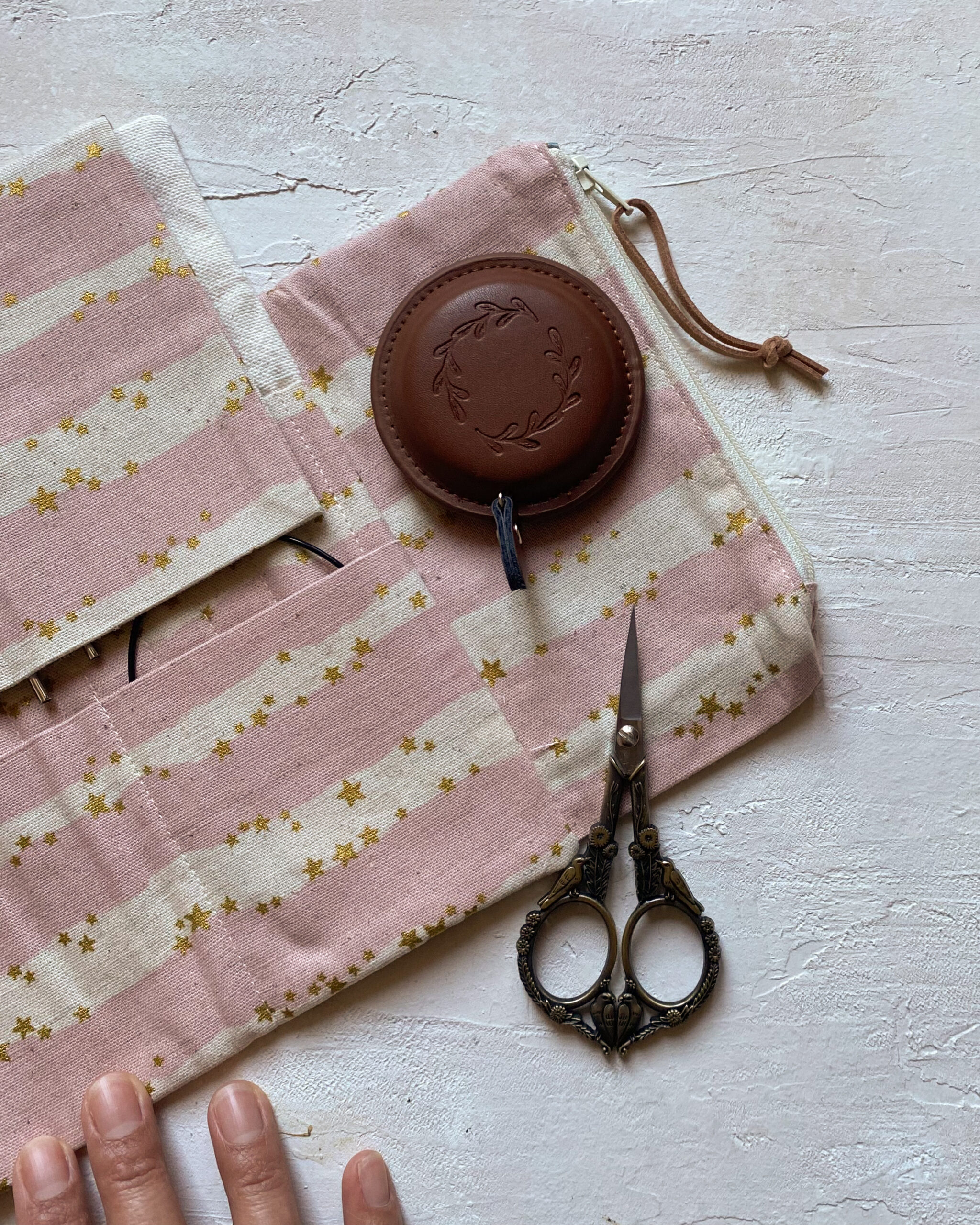 Etui aiguilles circulaires fixes et interchangeables étoiles dorées – Image 3